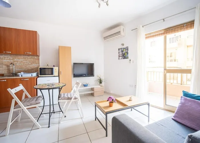 Skymare Lvh Apartment *